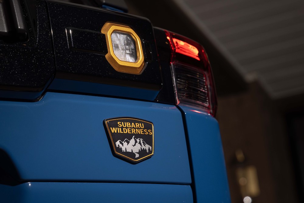 Emblema trasero del Subaru Outback 2026