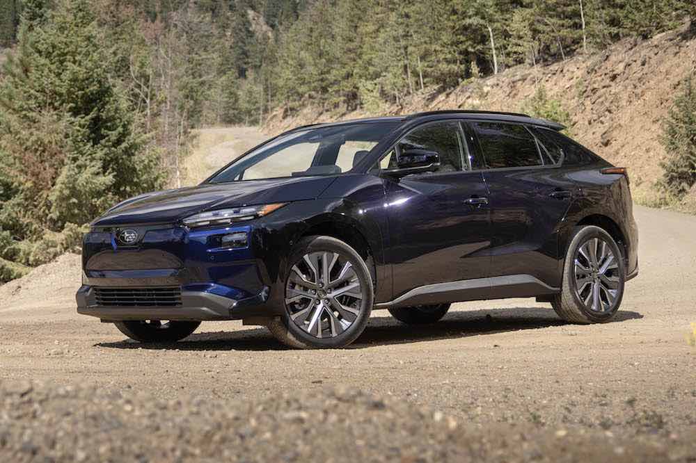 subaru-solterra-ev-touring-xt-2026-front-three-quarter-view