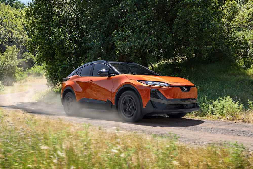Subaru Uncharted Sport 2026 en prueba de manejo en carretera