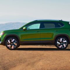 Volkswagen Taos SE 2026 visto de perfil